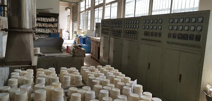 Keramikkomponenten und Produktionskontrollausrüstung in Yujies Produktionsstätte in Wuxi