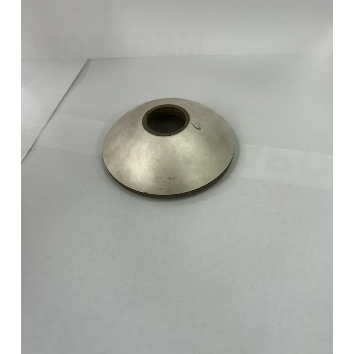 Piezokeramik mit ringförmiger Kugelkappe und runder Mittelöffnung für fokussierte Ultraschallwandlerbaugruppen